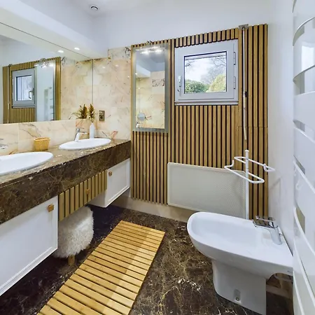 別荘 Grande Maison Spacieuse Et Moderne Avec Jardin フエナン