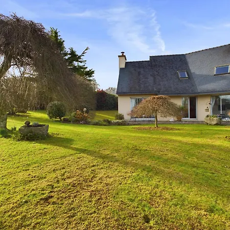 Grande Maison Spacieuse Et Moderne Avec Jardin * フエナン
